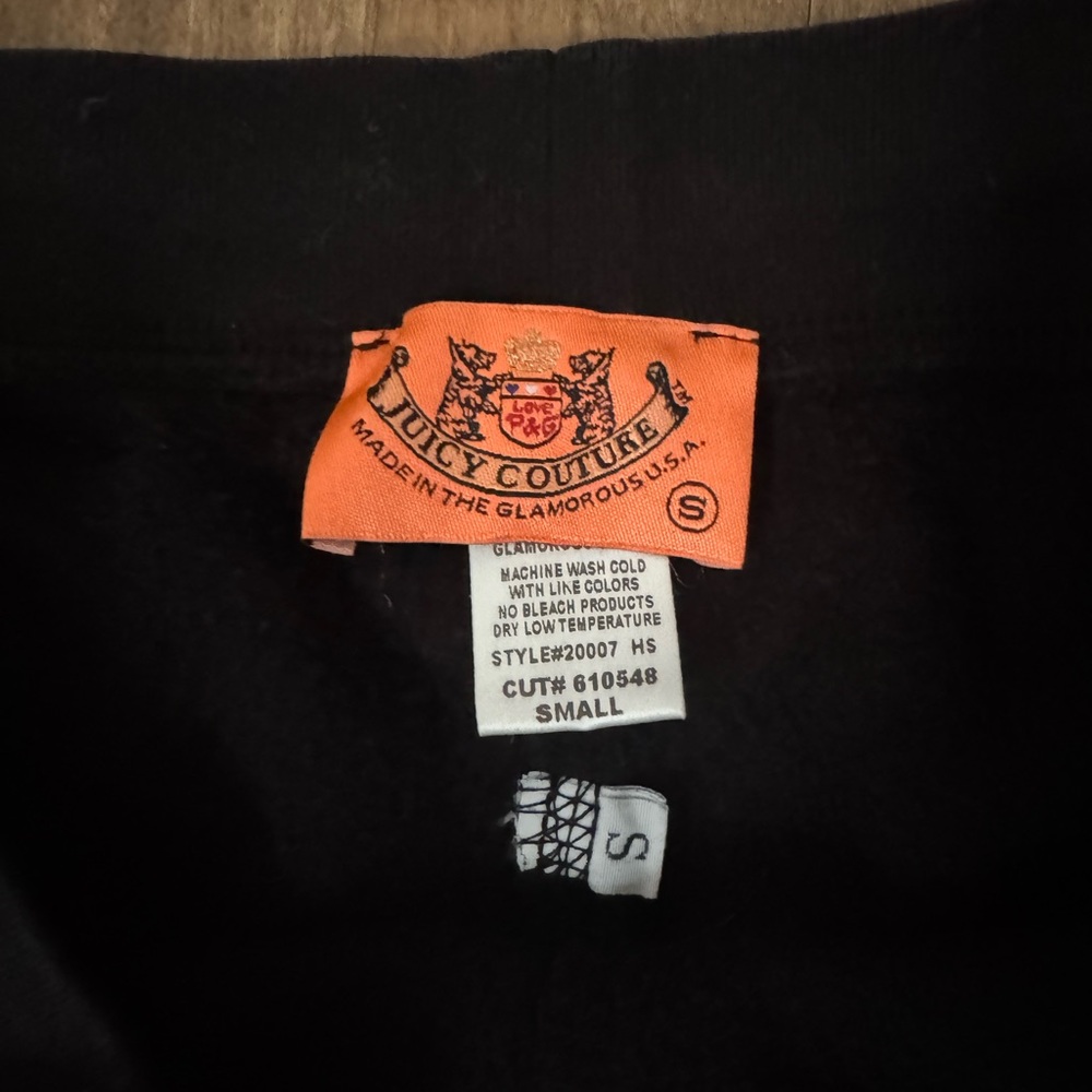 Juicy Couture Vintage cropped pants with heart on back - Picture 2 of 3